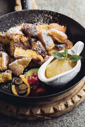 2 restaurants, lunch served - Genusshotel Vermala Montafon (Sankt Gallenkirch)