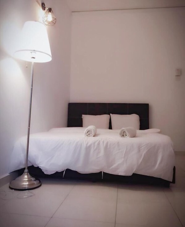 Basic Apartment, 4 Bedrooms, Non Smoking