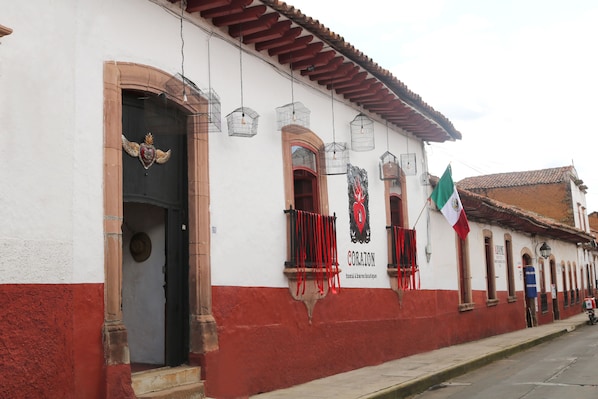 Fachada de la propiedad