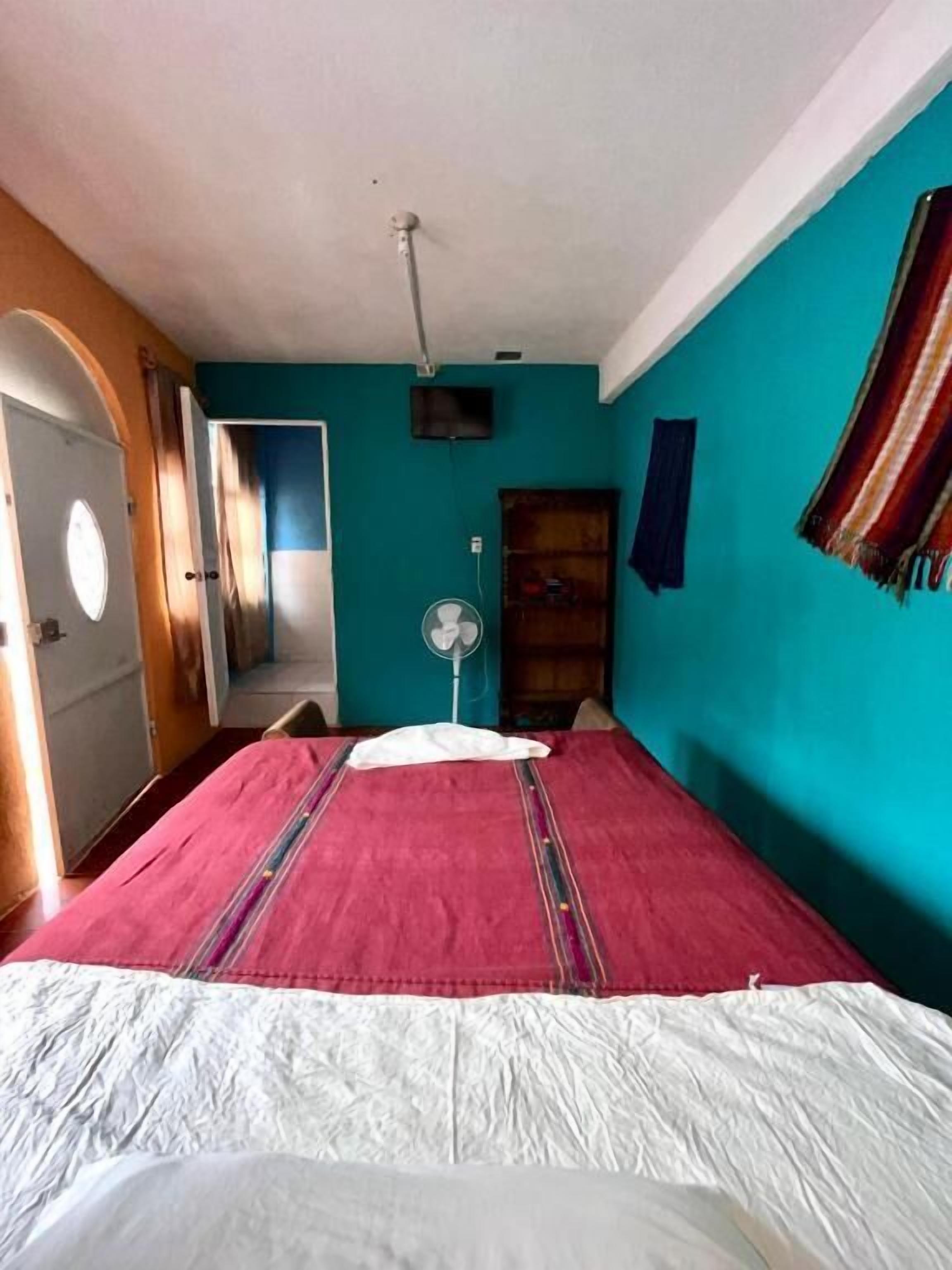 desk, free rollaway beds, free wifi, bed sheets