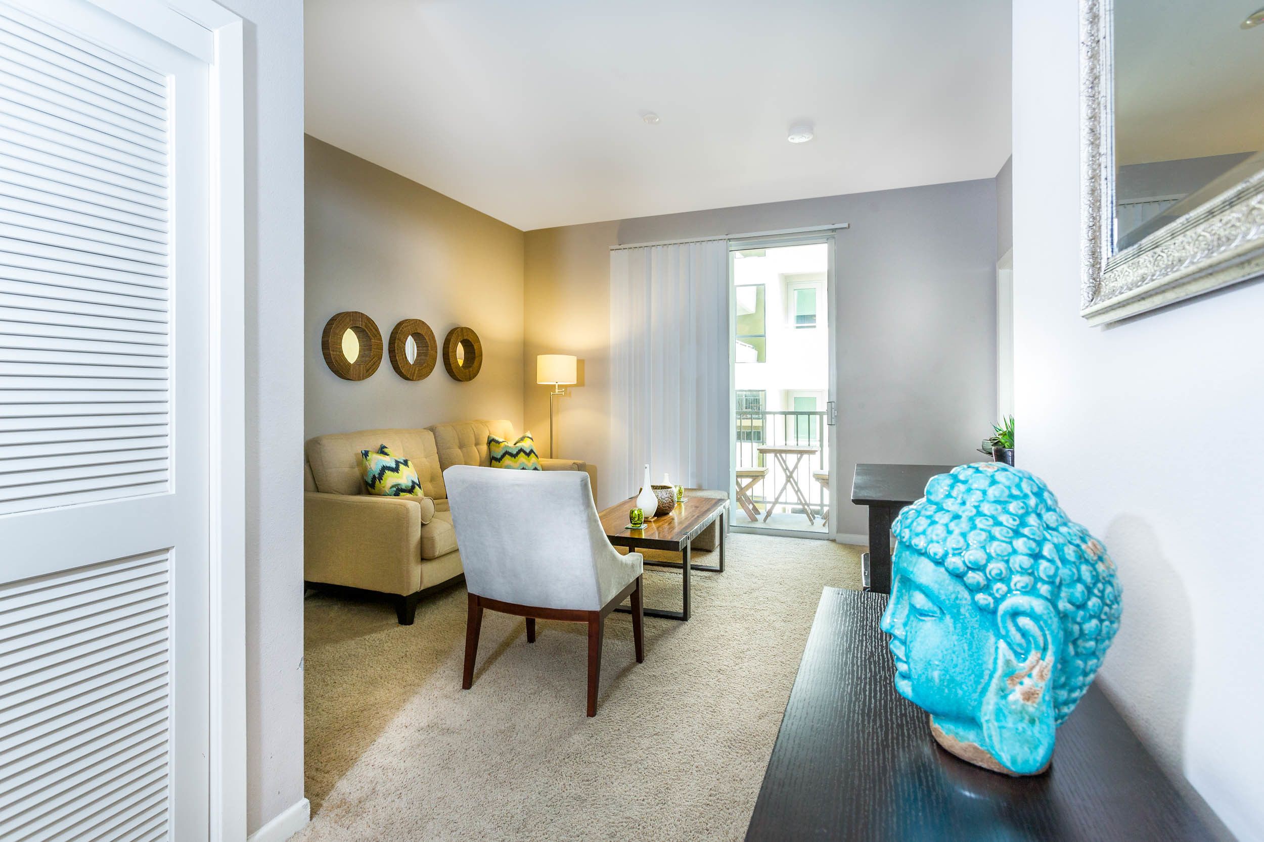 Luxury Apartment, 2 Bedrooms | Living area | Smart TV