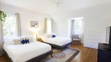 Luxury House, 3 Bedrooms | 3 bedrooms, in-room safe, free WiFi, bed sheets