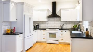Luxury House, Multiple Bedrooms | Private kitchen | Full-size fridge, microwave, oven, stovetop