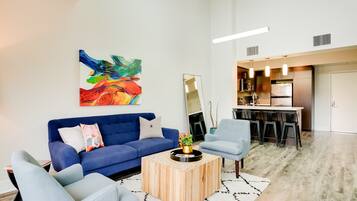 Luxury Apartment, 2 Bedrooms | Living room | Smart TV