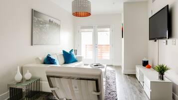 Luxury Apartment, 1 Bedroom | Living room | Smart TV