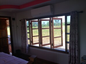 Traditional-Bungalow, 1 Queen-Bett, Nichtraucher | Minibar, kostenloses WLAN
