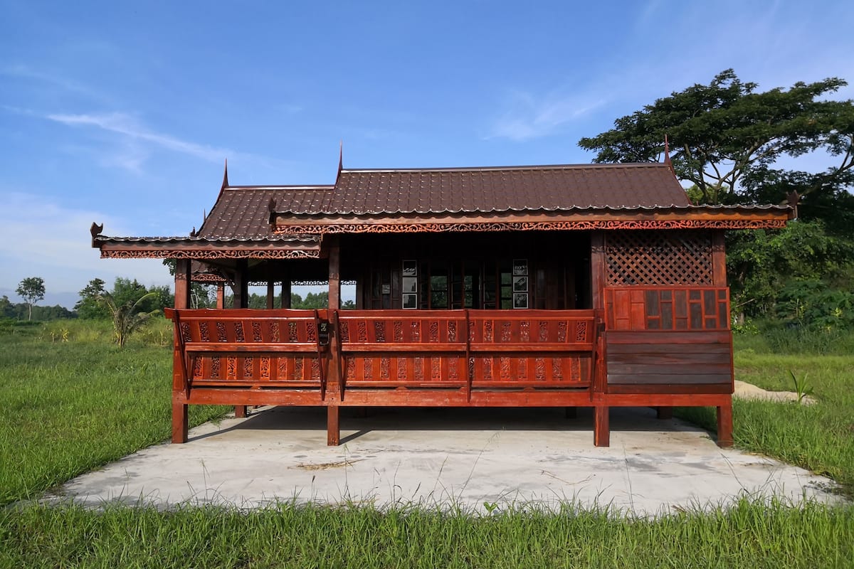 Traditional Bungalow, 1 Queen Bed, Non Smoking | Minibar, free WiFi