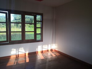Traditional-Bungalow, 1 Queen-Bett, Nichtraucher | Minibar, kostenloses WLAN