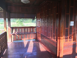 Traditional-Bungalow, 1 Queen-Bett, Nichtraucher | Minibar, kostenloses WLAN