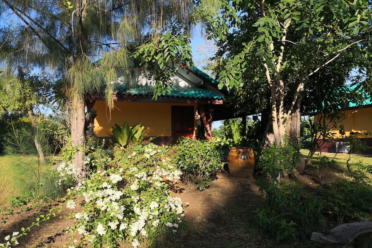 Comfort Bungalow, 1 Queen Bed, Non Smoking | Minibar, free WiFi