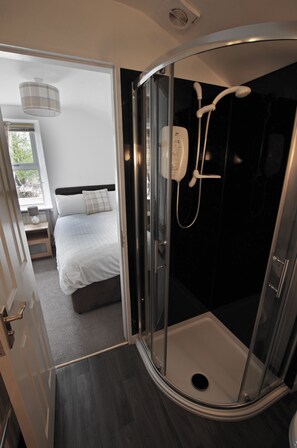 Single Room (1) | Bathroom | Shower, designer toiletries, hair dryer, towels - Brook House (Windermere)