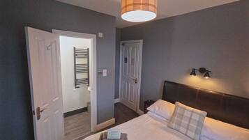 Double Room (2) | Free WiFi, bed sheets