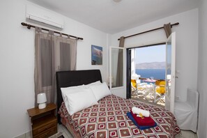 Deluxe Villa, 3 Bedrooms | Pillowtop beds, in-room safe, soundproofing, iron/ironing board