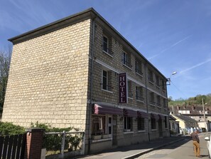 Exterior - Hôtel les Iris (Les Andelys)