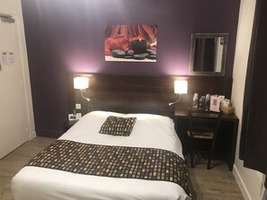 Superior Double Room | Desk, soundproofing, free WiFi, bed sheets