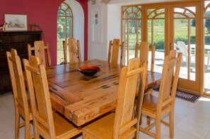 Luxury House, 3 Bedrooms, Accessible | In-room dining