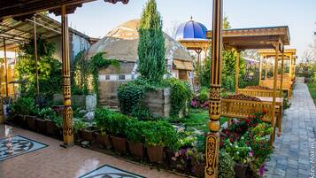 Deluxe Bungalow | Pillowtop beds, minibar, in-room safe, blackout drapes