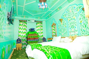 標準雙床房 | 特厚豪華床墊、迷你吧、房內夾萬、遮光窗簾/窗簾