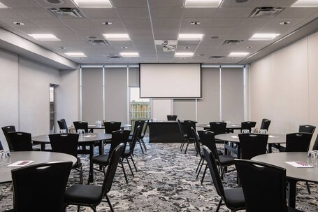 Residence Inn by Marriott Winnipeg - Image 38