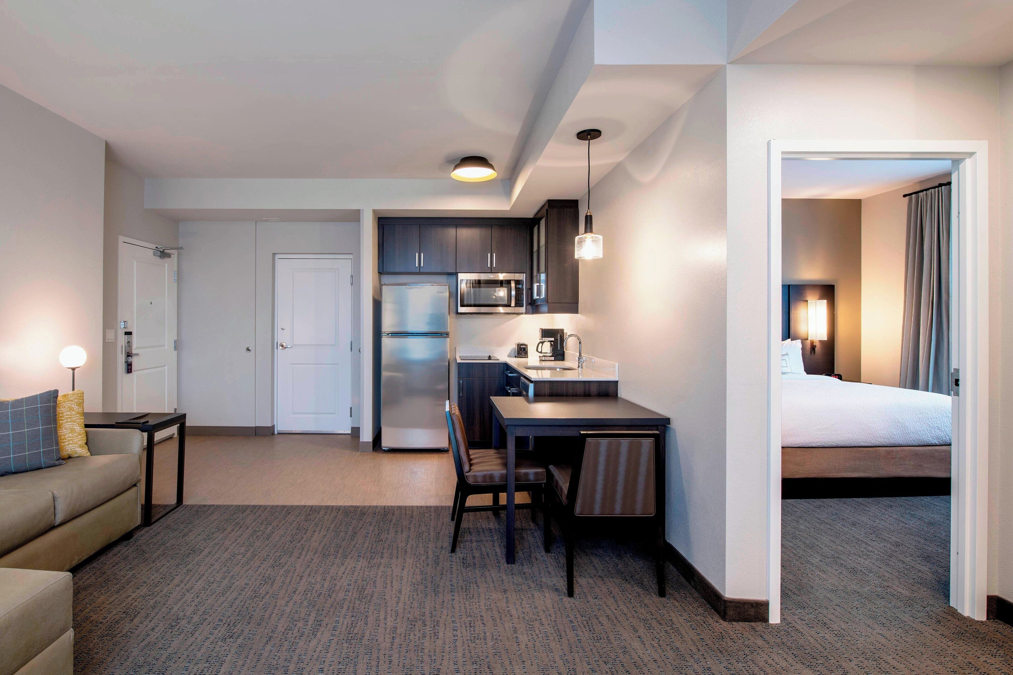 suite, 1 bedroom | individually decorated, individually furnished, desk, blackout curtains