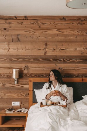 Comfort Suite | In-room safe, individually decorated, desk, laptop workspace - Hotel Rosenhof Murau (Murau)