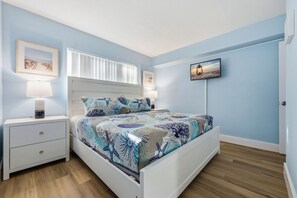 1 habitación, escritorio, tabla de planchar con plancha y wifi 