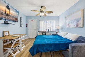 1 quarto, escrivaninha, ferros/tábuas de passar roupa, Wi-Fi