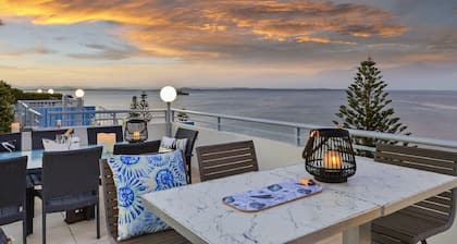 Lakeside Luxury - 2 Level Penthouse Apartment with Expansive Rooftop Terrace