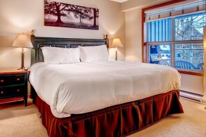 2 habitaciones, tabla de planchar con plancha, internet y ropa de cama