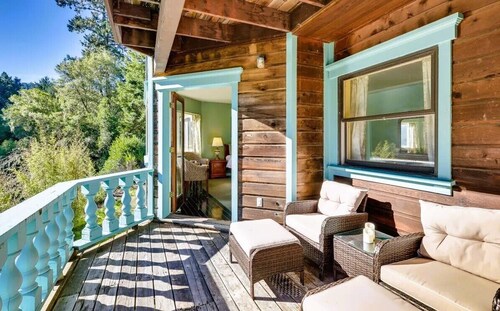 Unique & Spacious Secluded Woodland Home