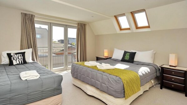 10 bedrooms, iron/ironing board, free WiFi, bed sheets