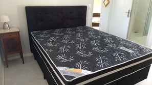 3 chambres, fer et planche Ă repasser, Wi-Fi, draps fournis