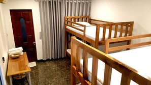 3 bedrooms, iron/ironing board, Internet, bed sheets