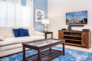 TV, DVD-spiller, stereoanlegg og kontorer