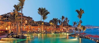 HACIENDA BEACH CLUB   OCEAN VIEW.  DIRECTLY ON MEDANO BEACH.  GREAT LOCATION 