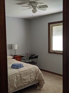 4 bedrooms, iron/ironing board, WiFi, bed sheets