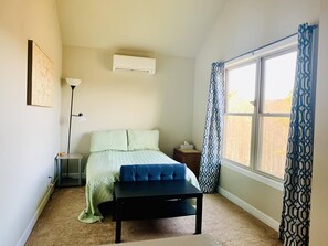 1 多间卧室、熨斗/熨衣板、WiFi、床单