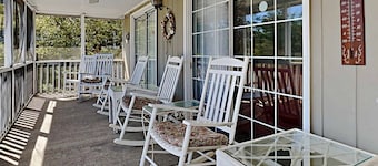 Strandhaus, Pet Friendly, Short Walk to Beach