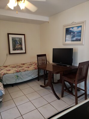 Internet - LOVELY 1 BED 1 BATH APARTMENT IN HOLLYWOOD FLORIDA (Hollywood)