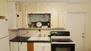 Private kitchen - LOVELY 1 BED 1 BATH APARTMENT IN HOLLYWOOD FLORIDA (Hollywood)