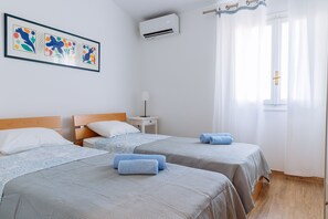2 Schlafzimmer, Schreibtisch, Bügeleisen/Bügelbrett, kostenloses WLAN