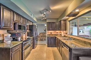 Fridge, microwave, stovetop, dishwasher