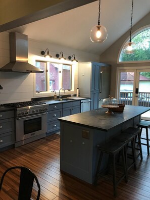 Fridge, microwave, oven, stovetop - Updated Middlebury Home! Walk to Town, Sleeps Groups Comfortably (Middlebury)