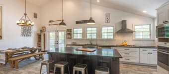 Distinctive Hamptons Home w/ Pool Near Bay, Ocean