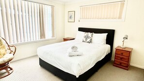 3 bedrooms, free WiFi, bed sheets