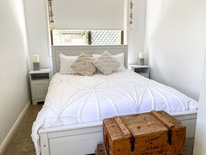 2 dormitorios, tabla de planchar con plancha, Internet y ropa de cama