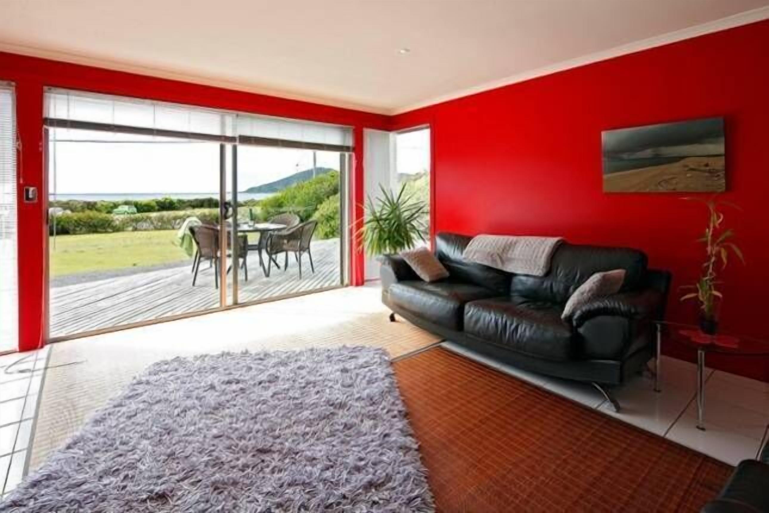 Sisters Beach Retreat — image 2