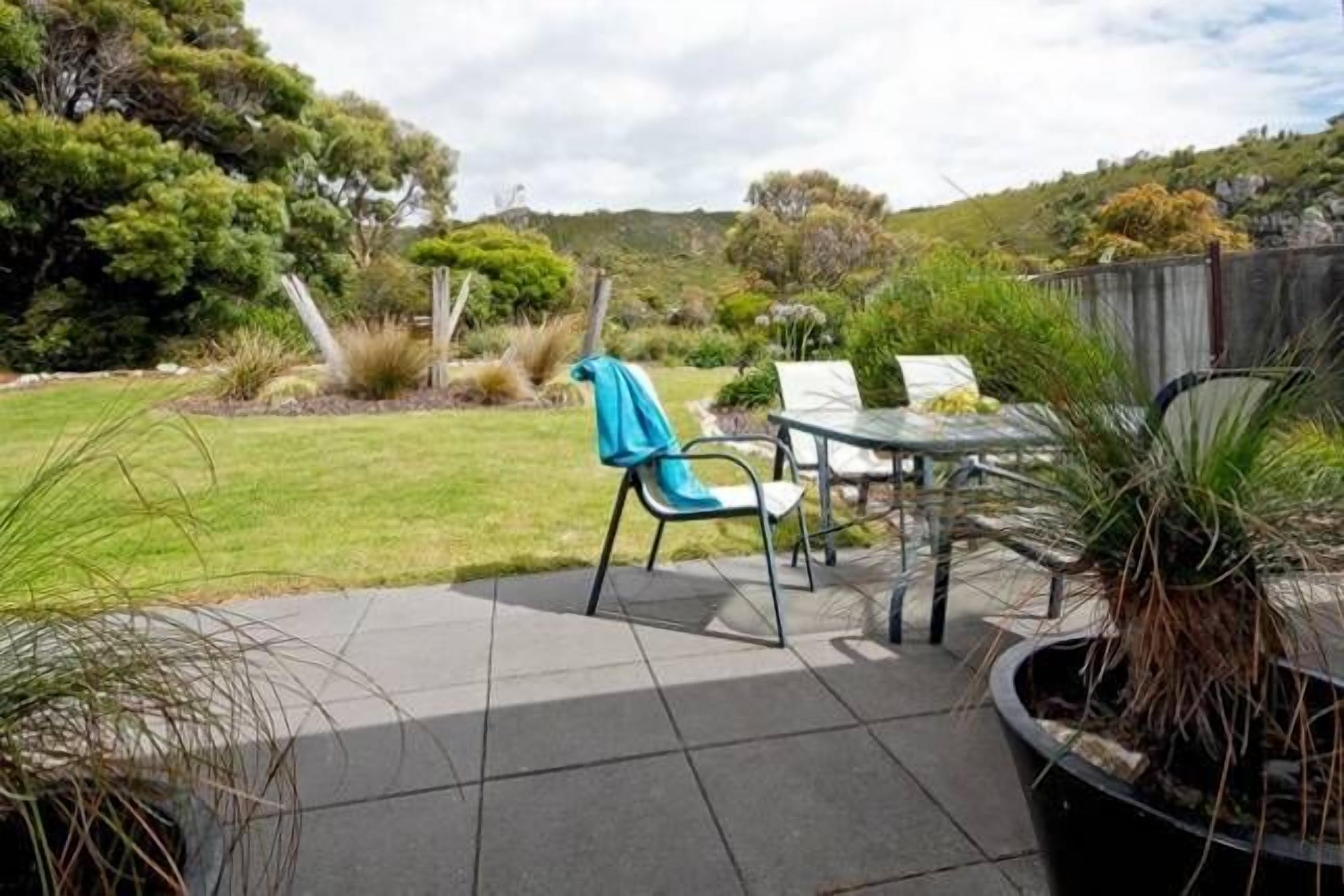 Sisters Beach Retreat — image 10