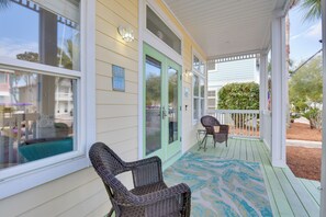 Terrace/patio - Santa Rosa Beach House w/ Spacious Deck (Santa Rosa Beach)