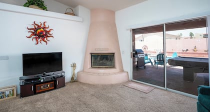 WALK TO LONDON BRIDGE, LAKE, DNTN! 4 BR, POOL, BRAND NEW SPA, POOL TABLE